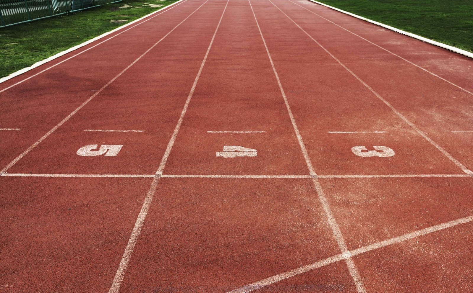 Pista de atletismo como la del Helmántico.