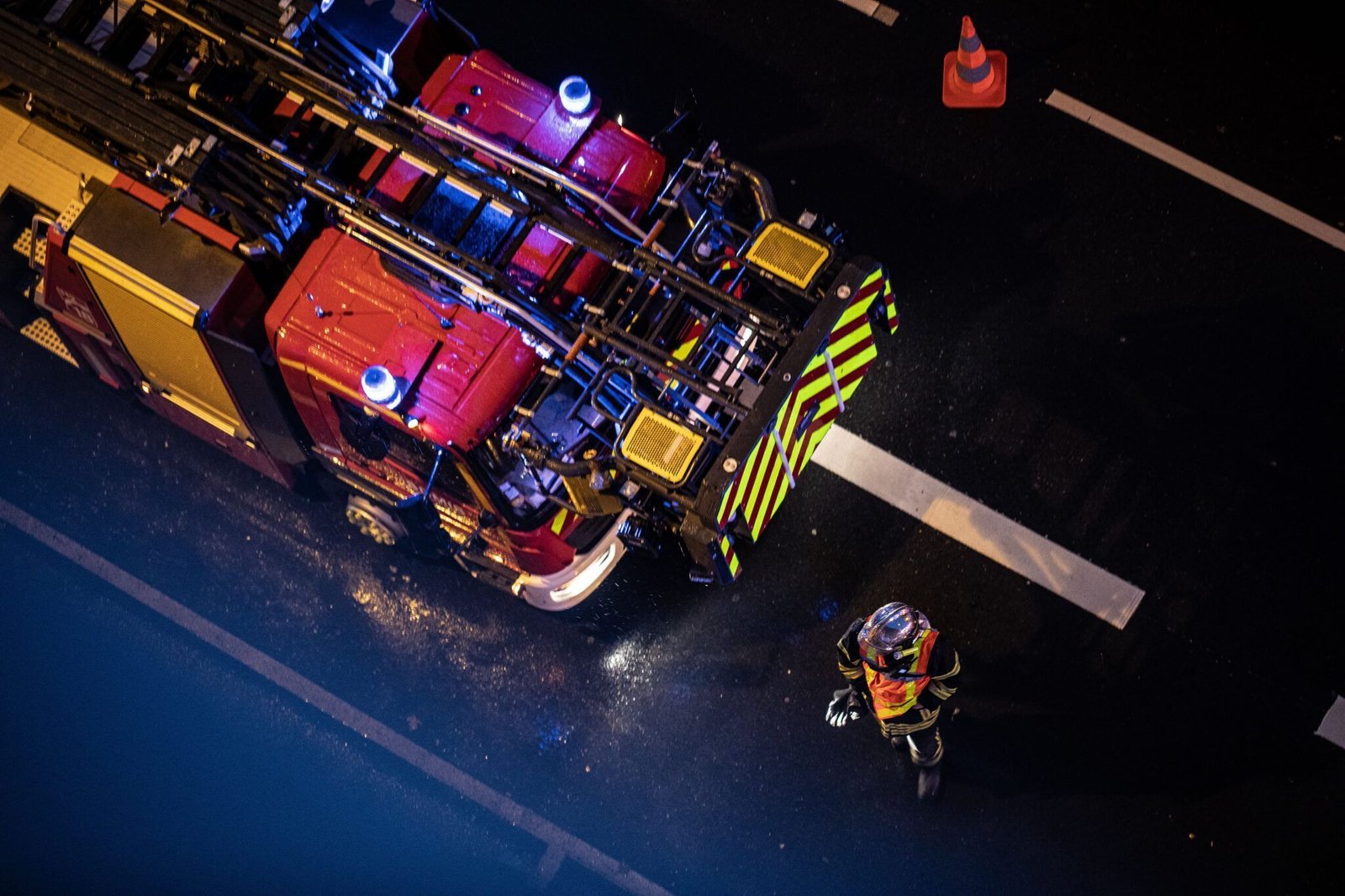 Un incendio en la calle Sánchez Llevot moviliza a los bomberos