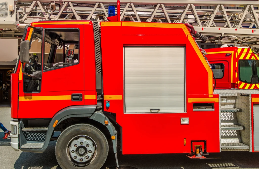 Un incendio en Béjar deja a una mujer herida