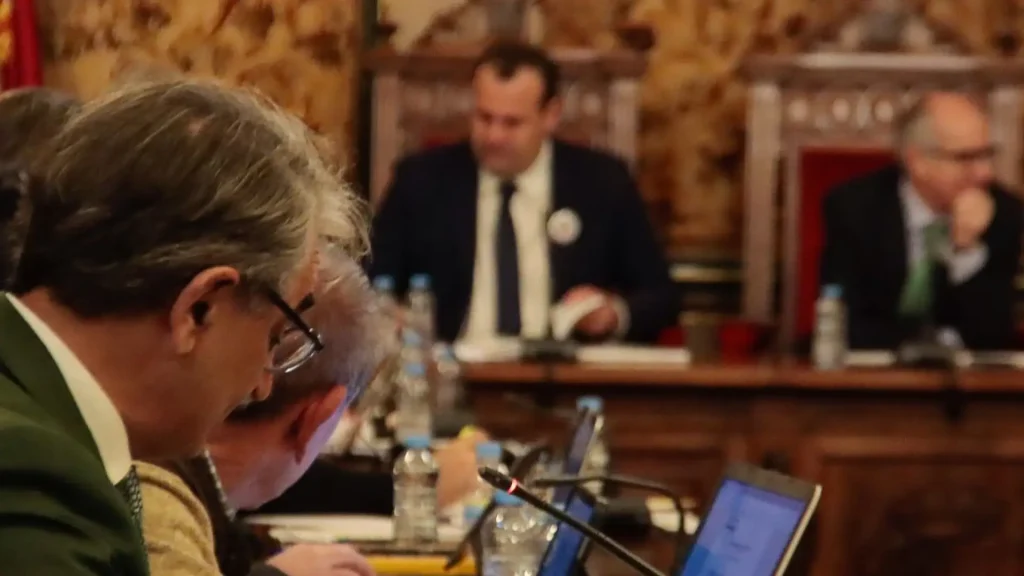 VOX continúa con su agravio hacia la USAL en la Diputación de Salamanca