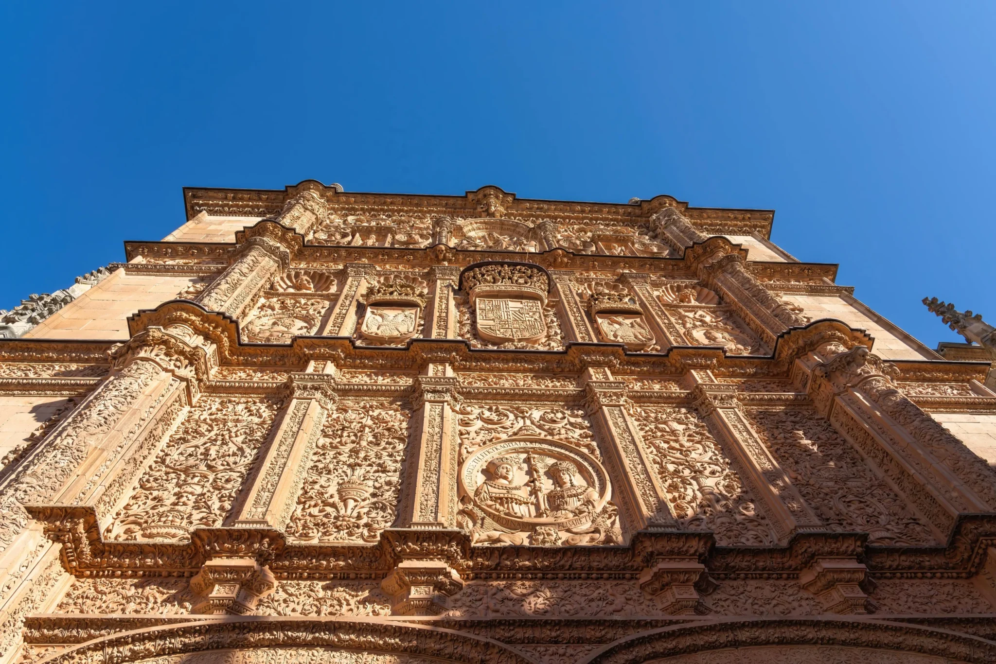 Una nueva fachada de la Universidad de Salamanca: Las candidaturas al rectorado