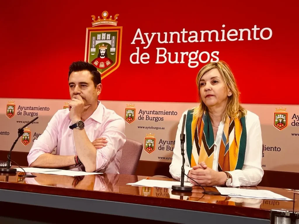 El PSOE pide reprobar al ultraderechista Acitores por sus declaraciones racistas y xenófobas