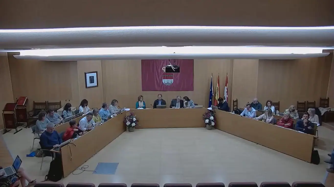 IU-Podemos Laguna de Duero exige una disculpa pública al alcalde y la teniente de alcalde después de que un micro abierto les pillara llamando a concejales de otros partidos “animales” y “ratas”