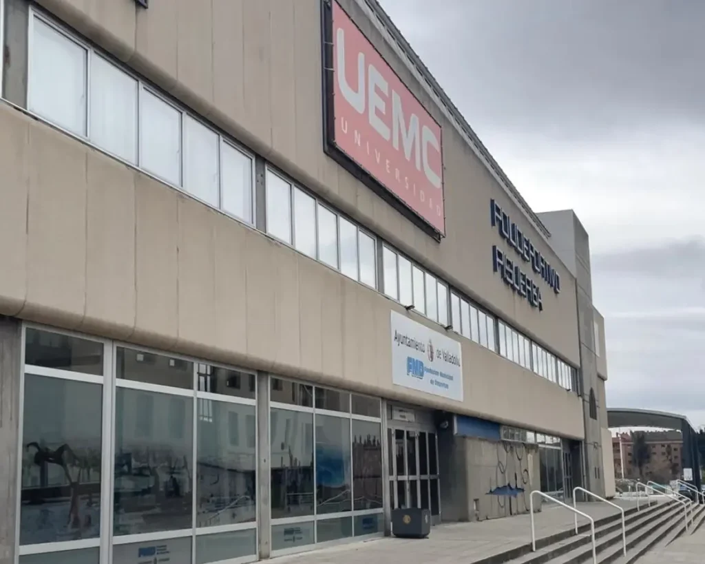 El Polideportivo Pisuerga sigue con goteras y sin solución, VTLP exige una renovación urgente