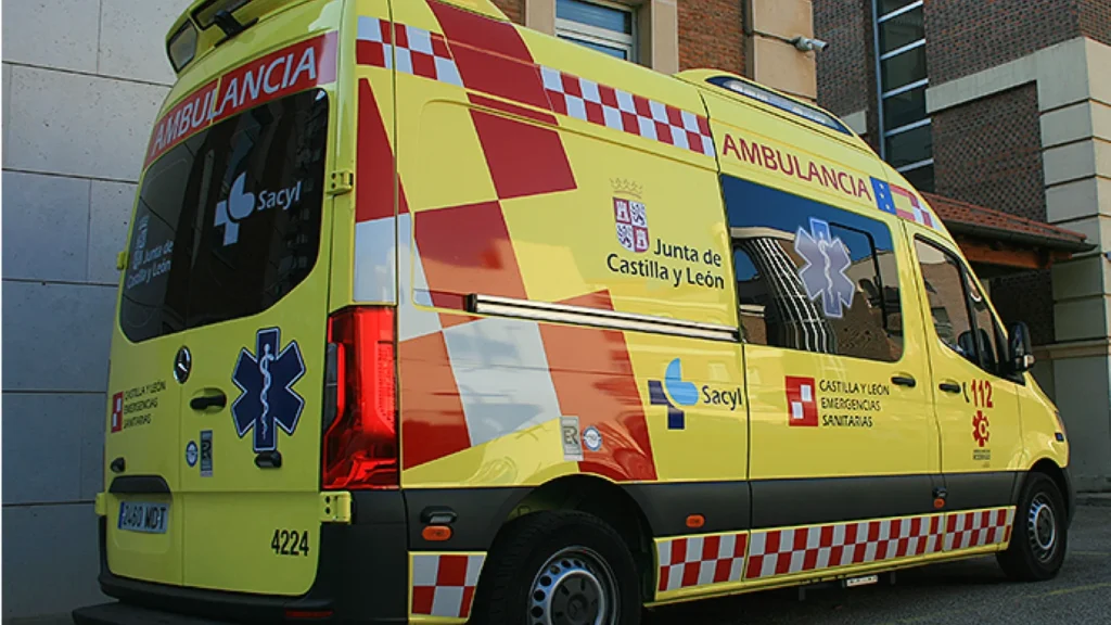 Un joven motorista resultó herido grave al chocar contra un árbol en la localidad de Arroyo de la Encomienda, en la provincia de Valladolid.