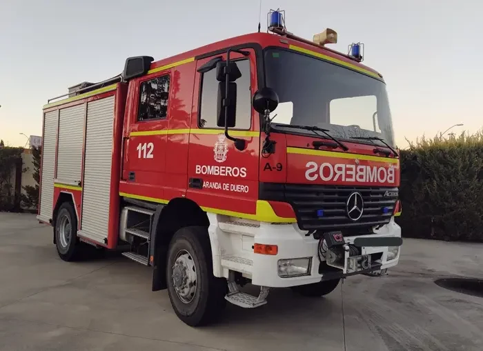 los servicios de emergencia de Castilla y León recibieron múltiples llamadas alertando sobre un incendio que había estallado en una vivienda de Aranda de Duero.
