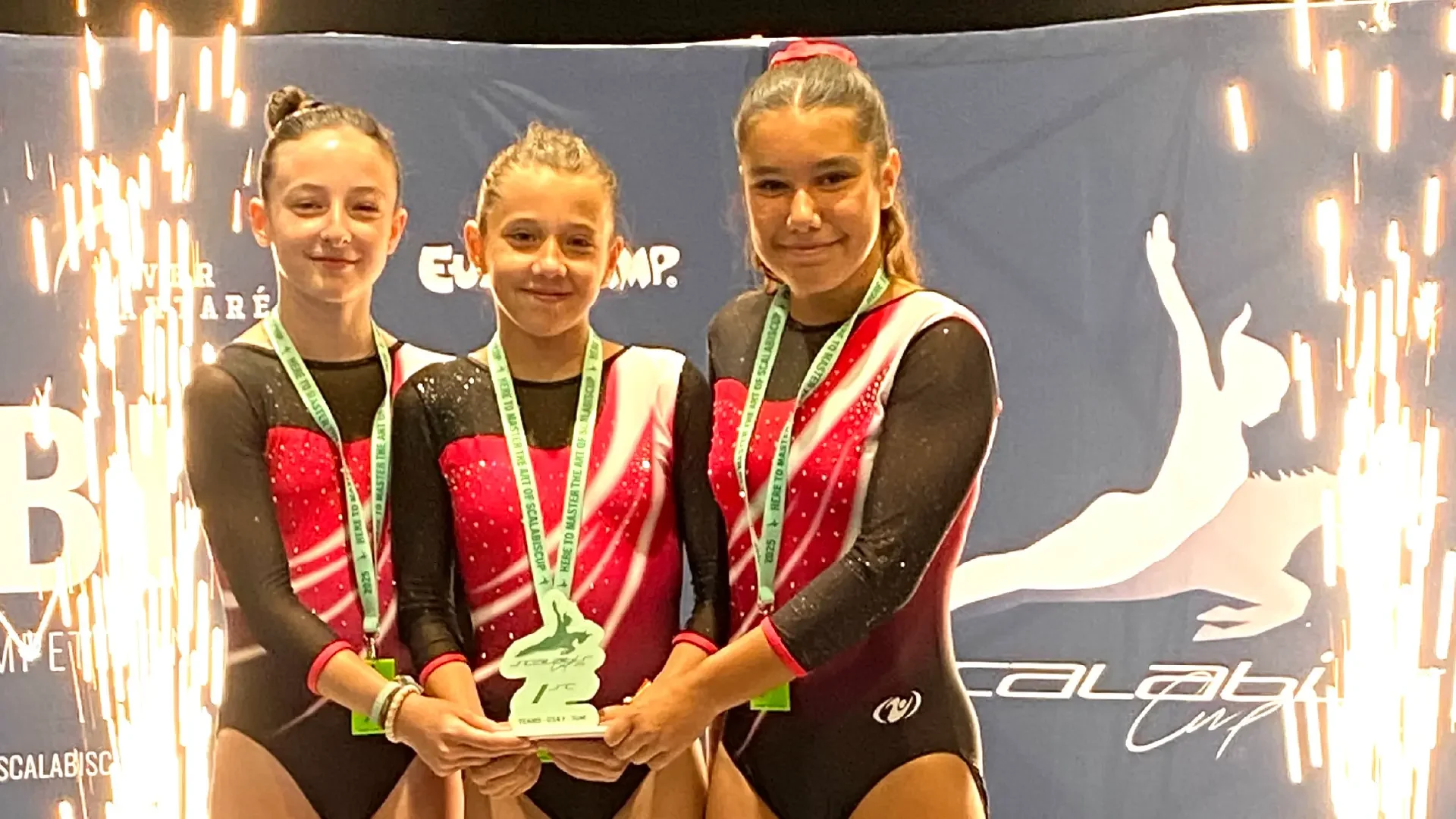 El Club Ciudad Deportiva de Burgos cierra con nota su temporada de Trampolín con tres trofeos por equipos y cuatro finalistas en la ScalabisCup